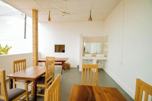 Free daily continental breakfast - Sea Breeze Villas Nungwi (Nungwi)