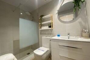 Shower, towels