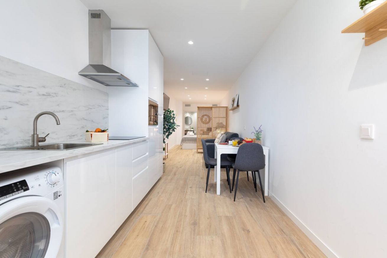 Refrigerador, microondas, cafetera y tetera y tostadora 