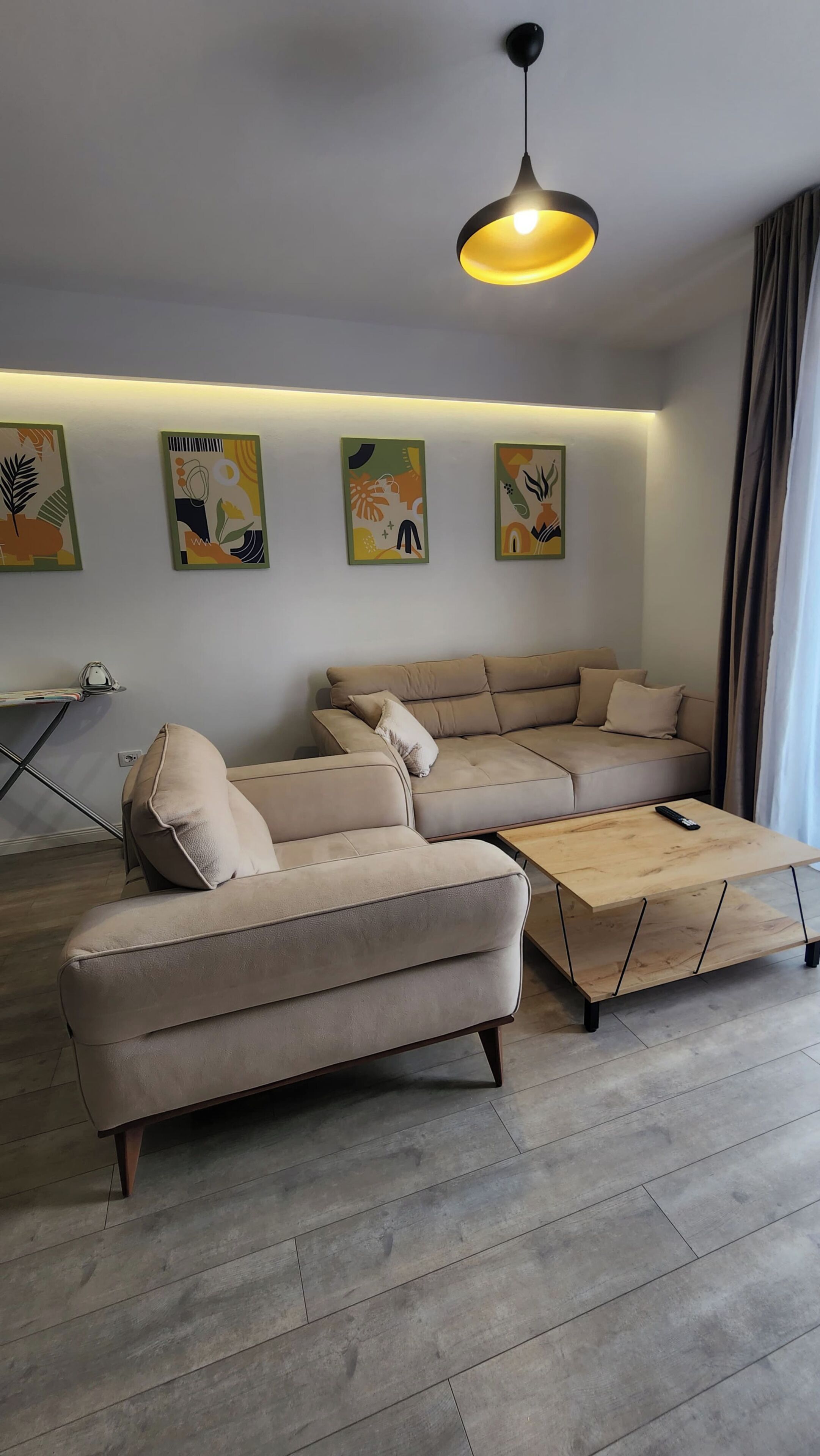 Apartment, Balcony | Living area | 42-inch Smart TV with satellite channels