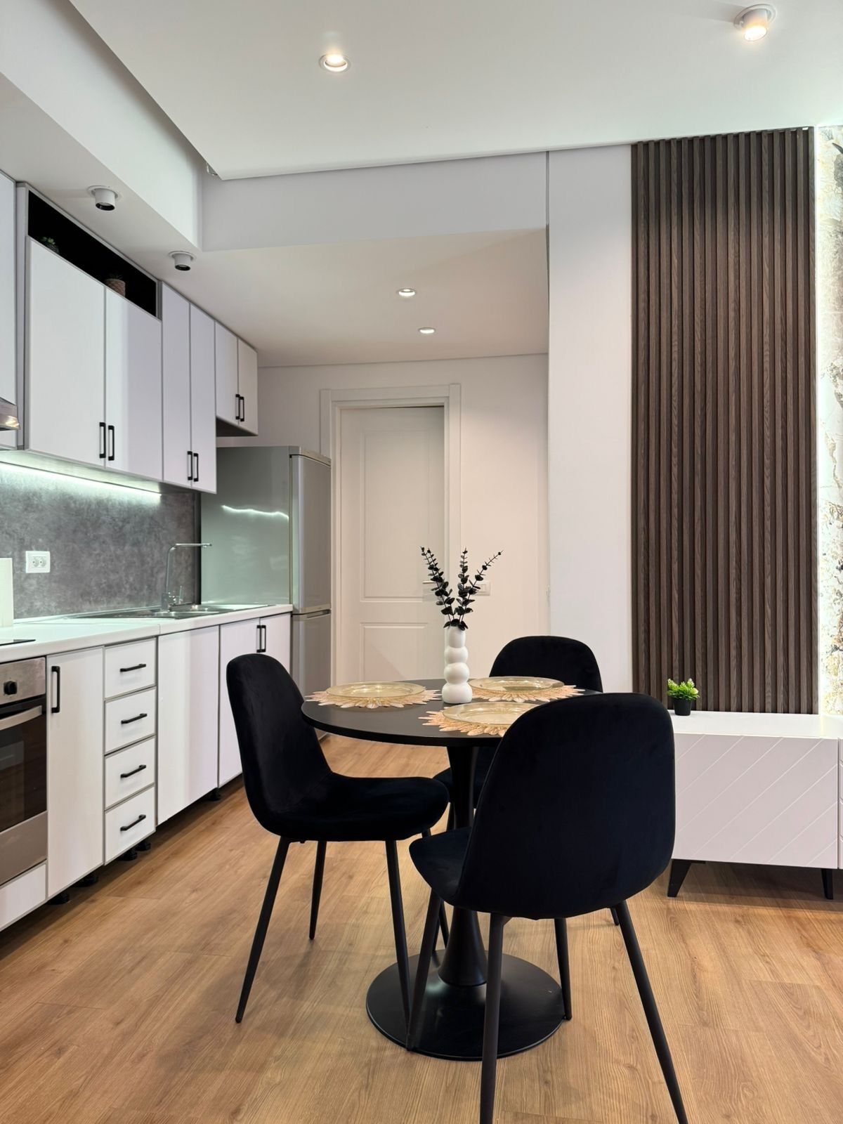 Apartemen, 1 kamar tidur, balkon | Dapur pribadi | Microwave, ketel listrik, dan pemanggang roti