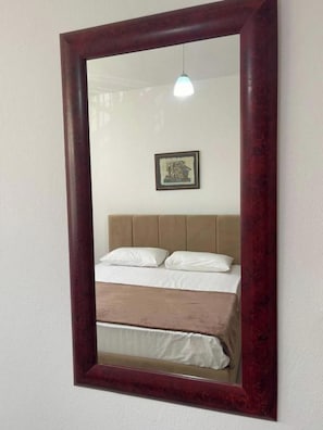Apartamento, 1 habitación, balcón | 1 dormitorio, sistema de insonorización, ropa de cama