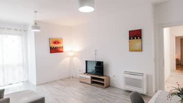 Appartamento, 2 camere da letto | Area soggiorno | Smart TV 42 pollici con canali satellitari