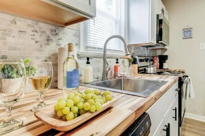 Mikrowelle, Ofen, Herdplatte, Geschirrspüler