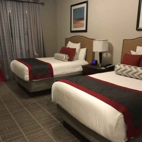 4 makuuhuonetta, silitysrauta/-lauta, Wi-Fi, vuodevaatteet