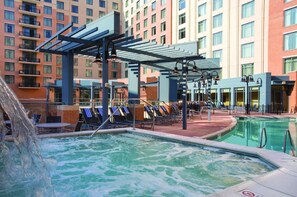 Indoor pool, outdoor pool - Charming 4-bedroom Presidnetial Suite in beautiful national Harbor. (Oxon Hill)