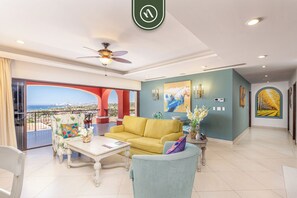 Casa Gallery | Área de sala de estar | Televisión LCD