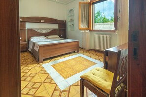 Basic-lejlighed - balkon | 2 soveværelser, allergivenligt sengetøj, dundyner, pengeskab på værelset