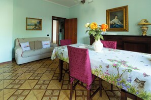 Basic Apartment, Balcony | Living area | 42-inch flat-screen TV with cable channels - Casa vacanza Appartamento Samari Three (Gallipoli)