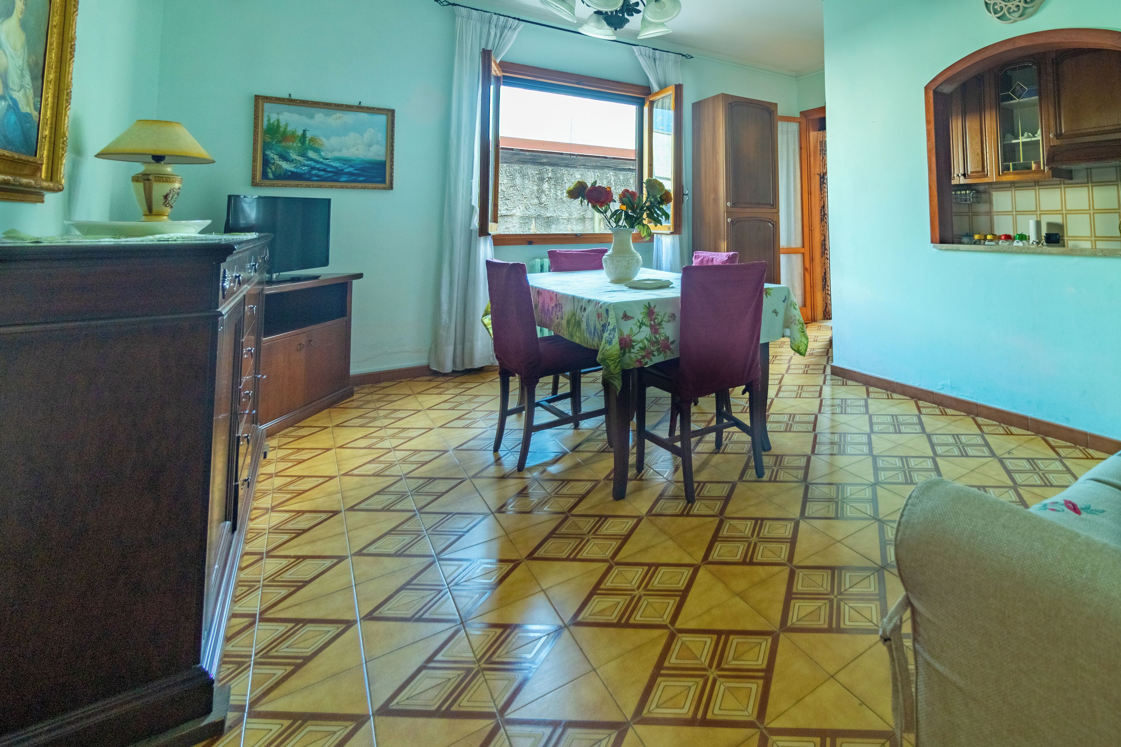 Appartement de base, balcon | Aire de séjour