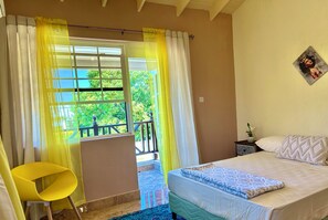 7 室のベッドルーム、デスク、アイロン / アイロン台、旅行用ベビーベッド