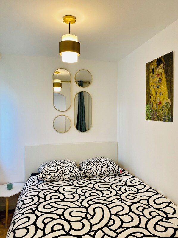 2 chambres, fer et planche à repasser, Wi-Fi, draps fournis