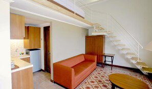 24-cm TV with digital channels - Rumah Kandjani By Makati (Depok)