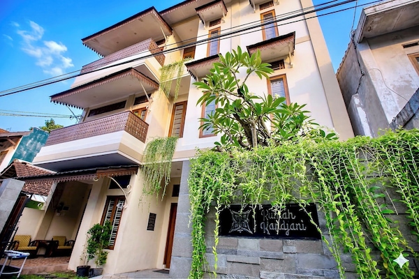 Bagian depan properti