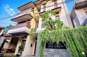 Front of property - Rumah Kandjani By Makati (Depok)
