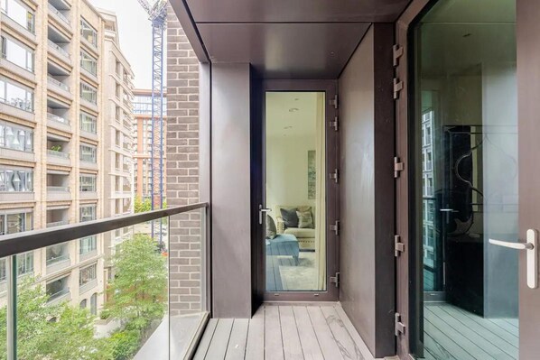 Apartment | Property grounds - Luxury Riverfront Retreat in London (London)