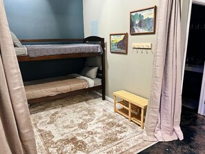 3 bedrooms, desk, iron/ironing board, travel cot