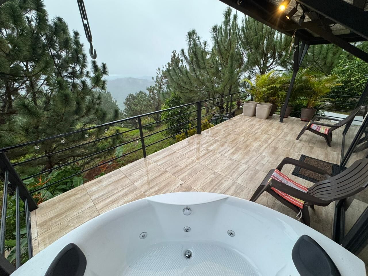 Outdoor spa tub