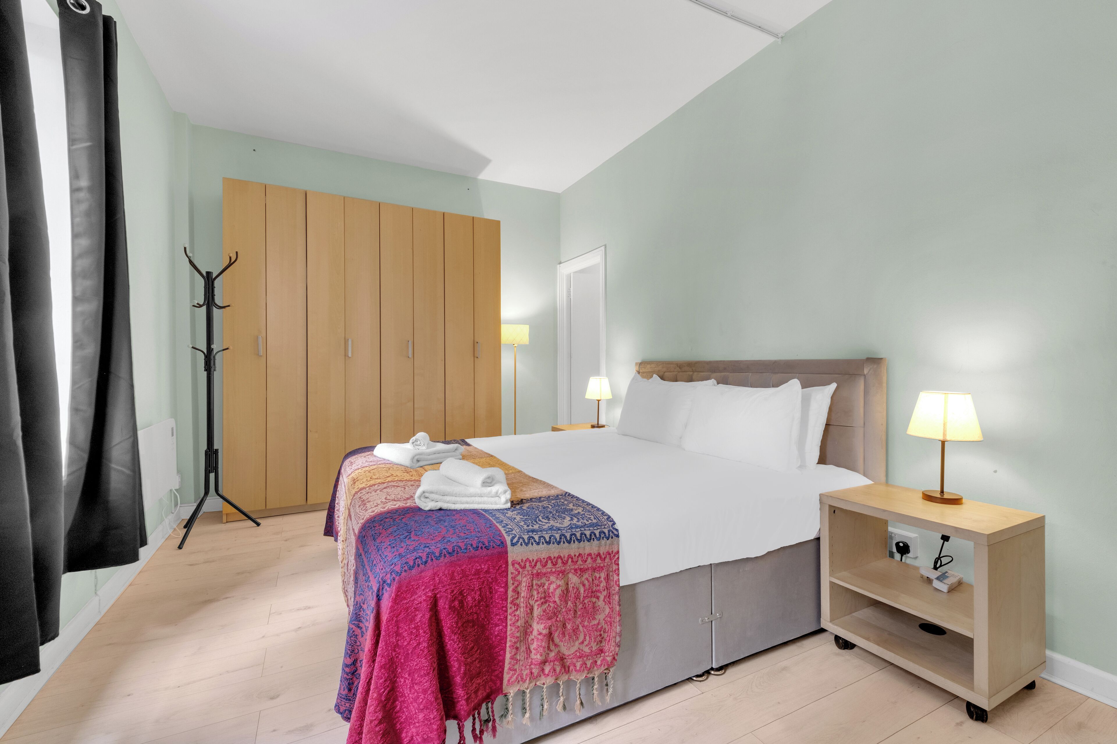 2 chambres, fer et planche à repasser, lit parapluie, Wi-Fi