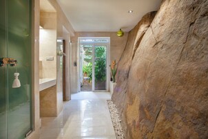 Deluxe House, Sea View | Bathroom