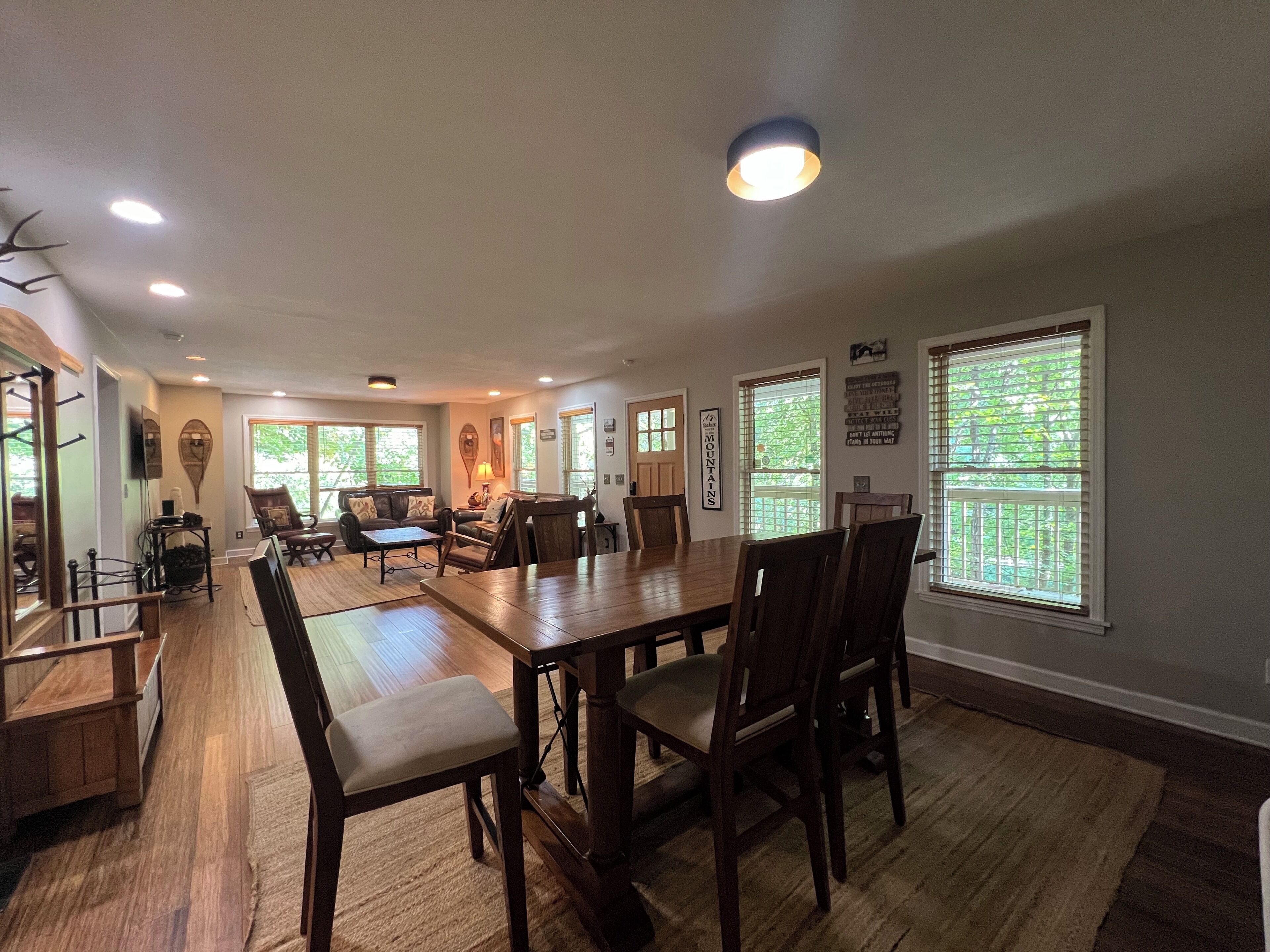 Cabin, Multiple Beds, Hot Tub, Mountain View (Cubs Creek) | 3 bedrooms, individually decorated, individually furnished, desk