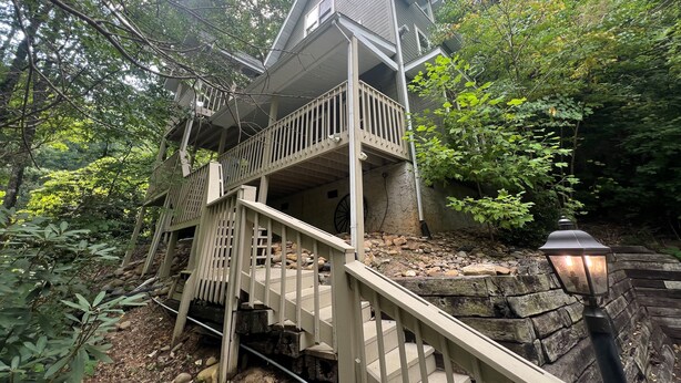 Exterior - Secluded Cabin for 10 in Chalet Village + Hot Tub! (Gatlinburg)