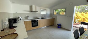 Casa Valencia: a charming, intimate home close to all amenities.