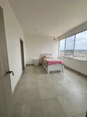 4 bedrooms, WiFi, bed sheets - Spacious 4-bedroom villa in delightful Punta Blanca with WiFi (Punta Blanca)