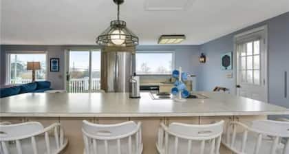 Ocean view cottage in Green Hill 3BR 2 BA