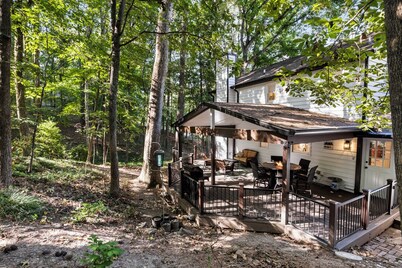 Your Dream Getaway is Only Minutes Away From Historic Roswell!