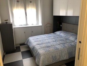 1 quarto, ferros/tábuas de passar roupa, Wi-Fi, roupa de cama