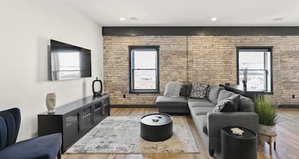 Modern Condo in the Eclectic Rail District!