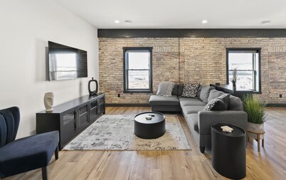 Modern Condo in the Eclectic Rail District!