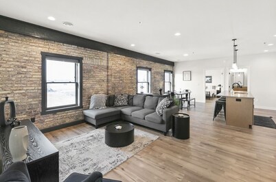 Modern Condo in the Eclectic Rail District!