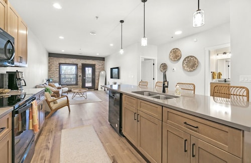 Posh Condo in the Amazing Rail District!