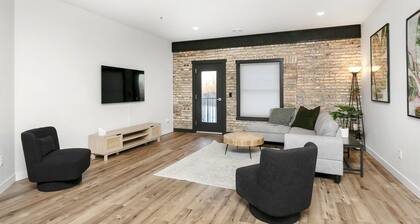 Chic Condo in the Beautiful Rail District!