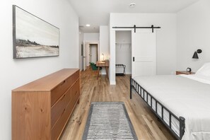 2 bedrooms, desk, iron/ironing board, free WiFi