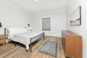 2 bedrooms, desk, iron/ironing board, free WiFi