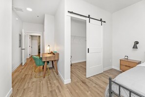 2 bedrooms, desk, iron/ironing board, free WiFi