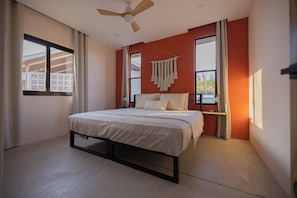 2 bedrooms, desk, WiFi, bed sheets