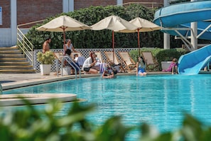 2 outdoor pools, pool umbrellas, lifeguards on site - EL PARAISO ECO RESORT (San Andrés)