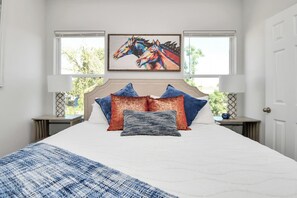 3 bedrooms, WiFi - Heights Cottage - Cozy & Spacious (Houston)