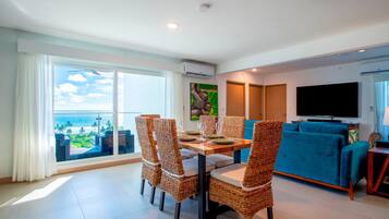 Condo, Multiple Beds, Balcony, Ocean View (Viva Jaco Viva Jaco 12-07B) | Dining