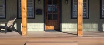 ADK Retreat - Northern Lake George - Sleeps 8 - Boating, Hiking, & History