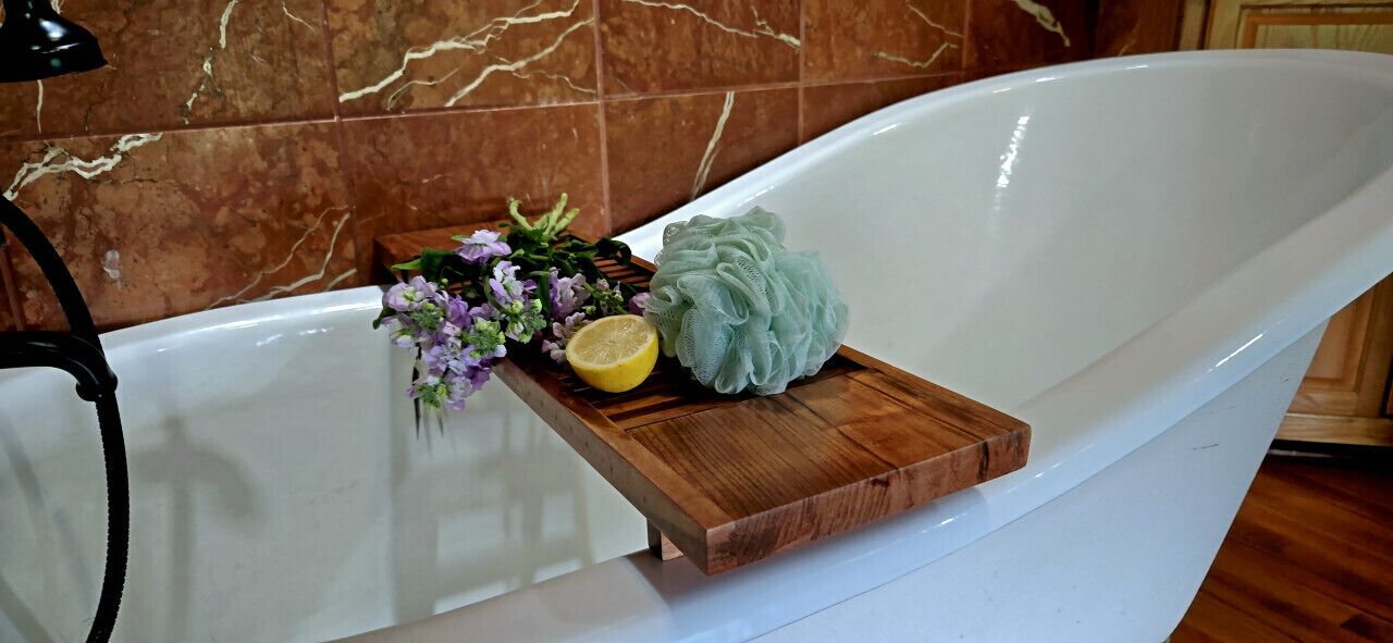 Hiustenkuivaaja, pyyhkeet, saippua, sampoo