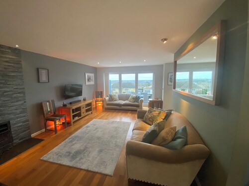 Beautiful Elevated Four Bedroom Holiday Home