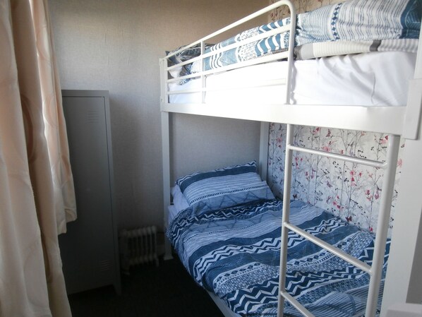 2 bedrooms, free WiFi, bed sheets
