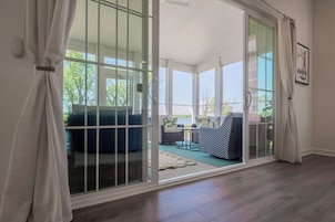 House, Multiple Beds, Patio (2708 Harbor Court) | Living area | 42-inch flat-screen TV with digital channels, fireplace