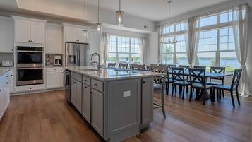 House, Multiple Beds, Patio (2708 Harbor Court) | Private kitchen | Fridge, microwave, oven, stovetop