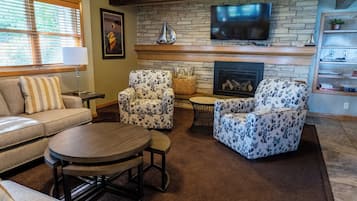 House, Multiple Beds, Patio (Lake House) | Living area | 42-inch flat-screen TV with digital channels, fireplace